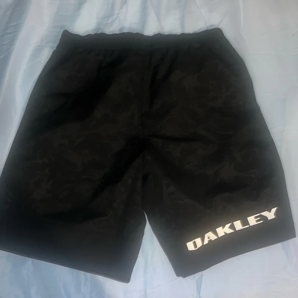 Oakley shorts - Picture 2 of 7